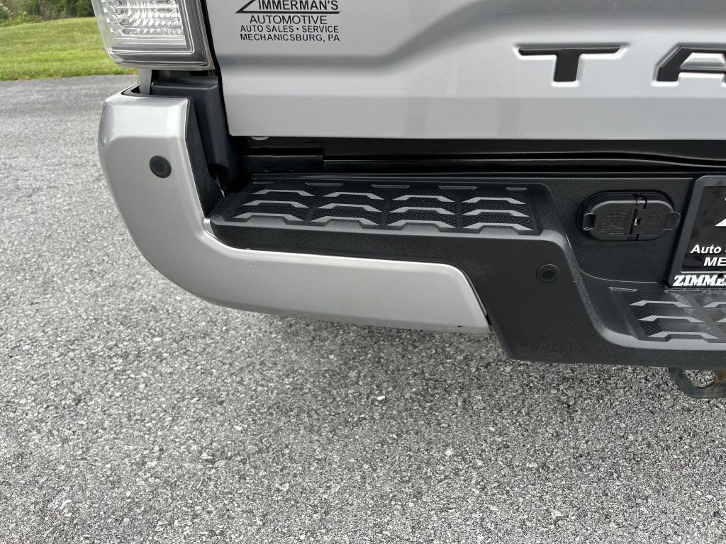 2020 Toyota Tacoma Image 19