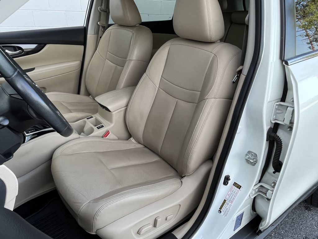 2017 Nissan Rogue Image 12