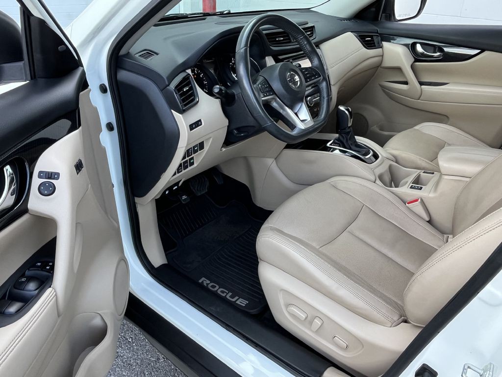 2017 Nissan Rogue Image 13