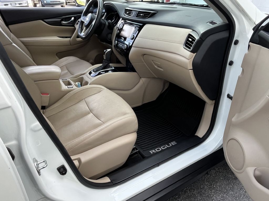 2017 Nissan Rogue Image 15
