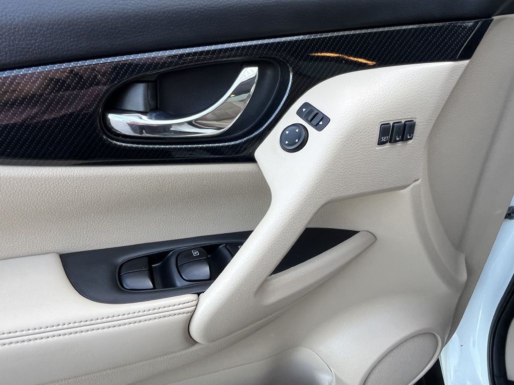 2017 Nissan Rogue Image 21