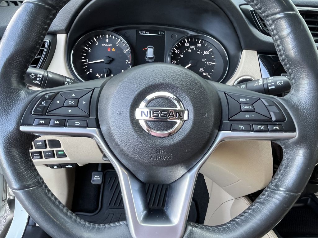 2017 Nissan Rogue Image 24