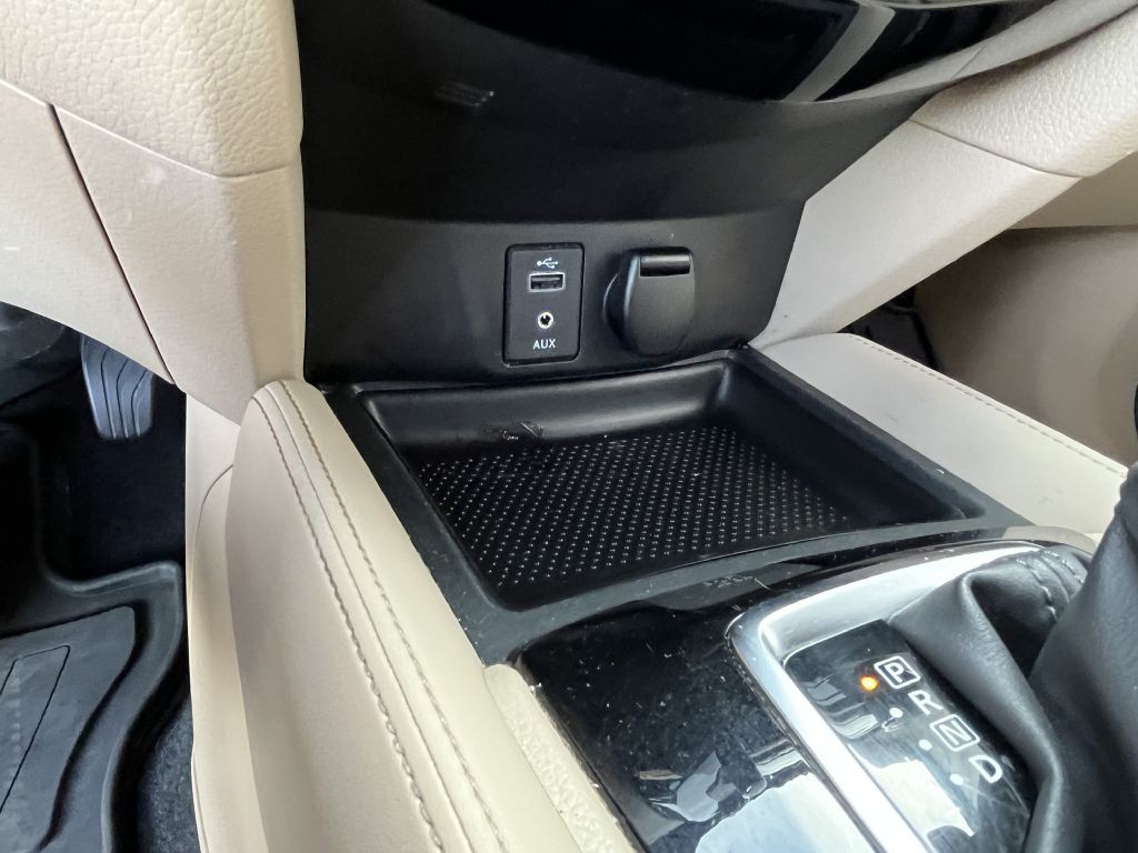 2017 Nissan Rogue Image 28