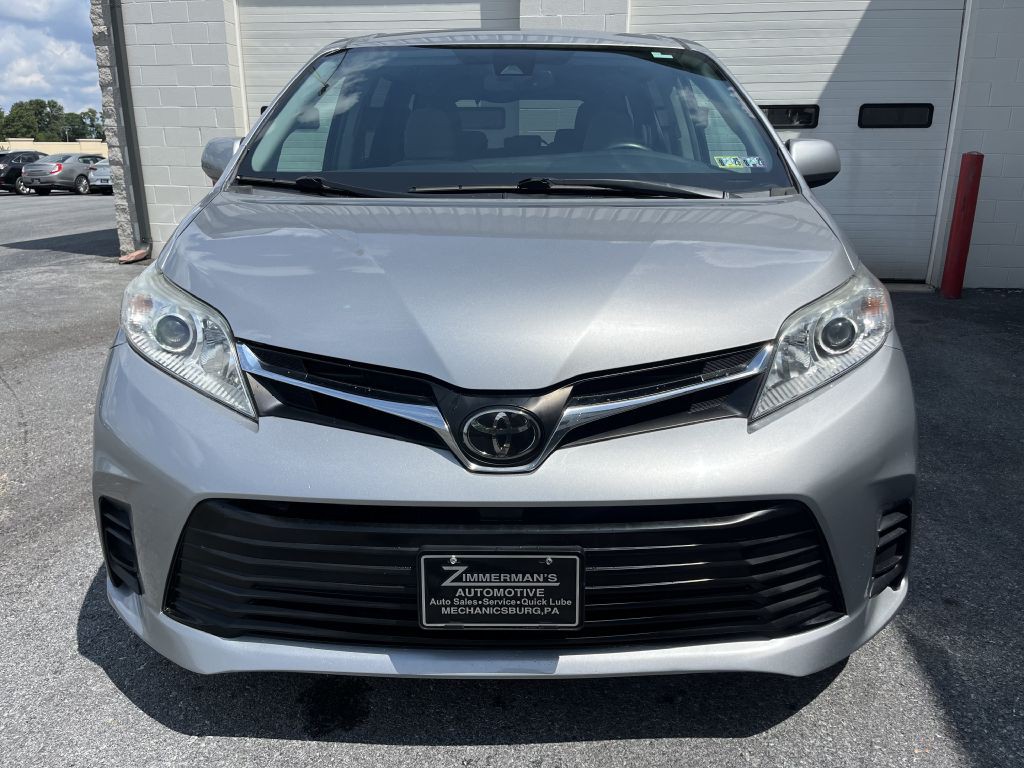 2018 Toyota Sienna Image 4