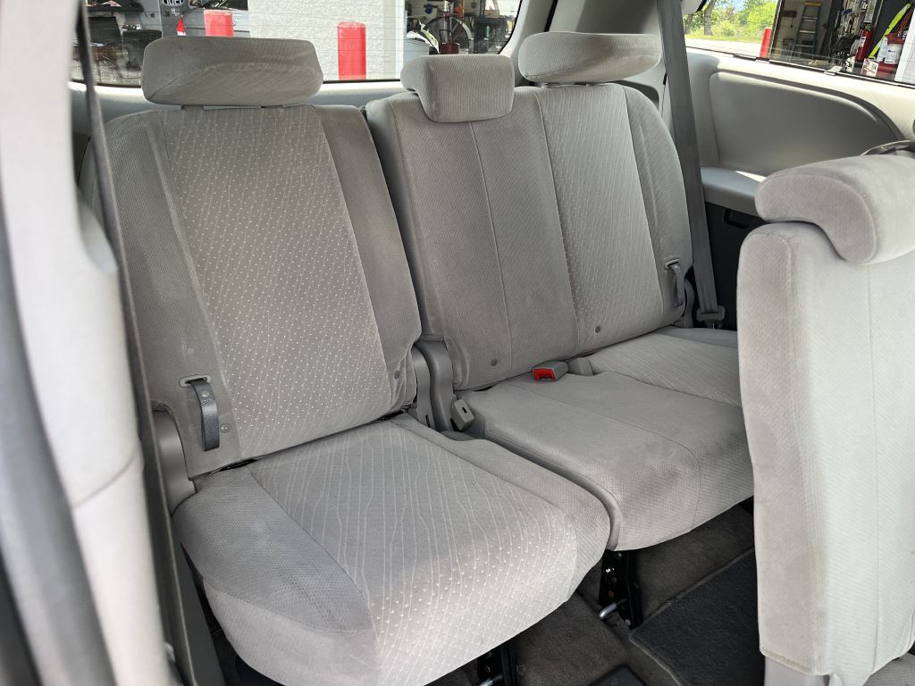 2018 Toyota Sienna Image 19