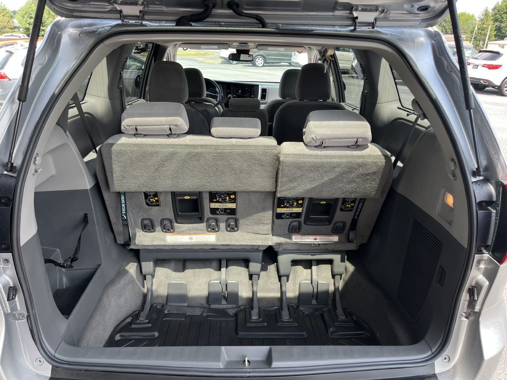 2018 Toyota Sienna Image 20