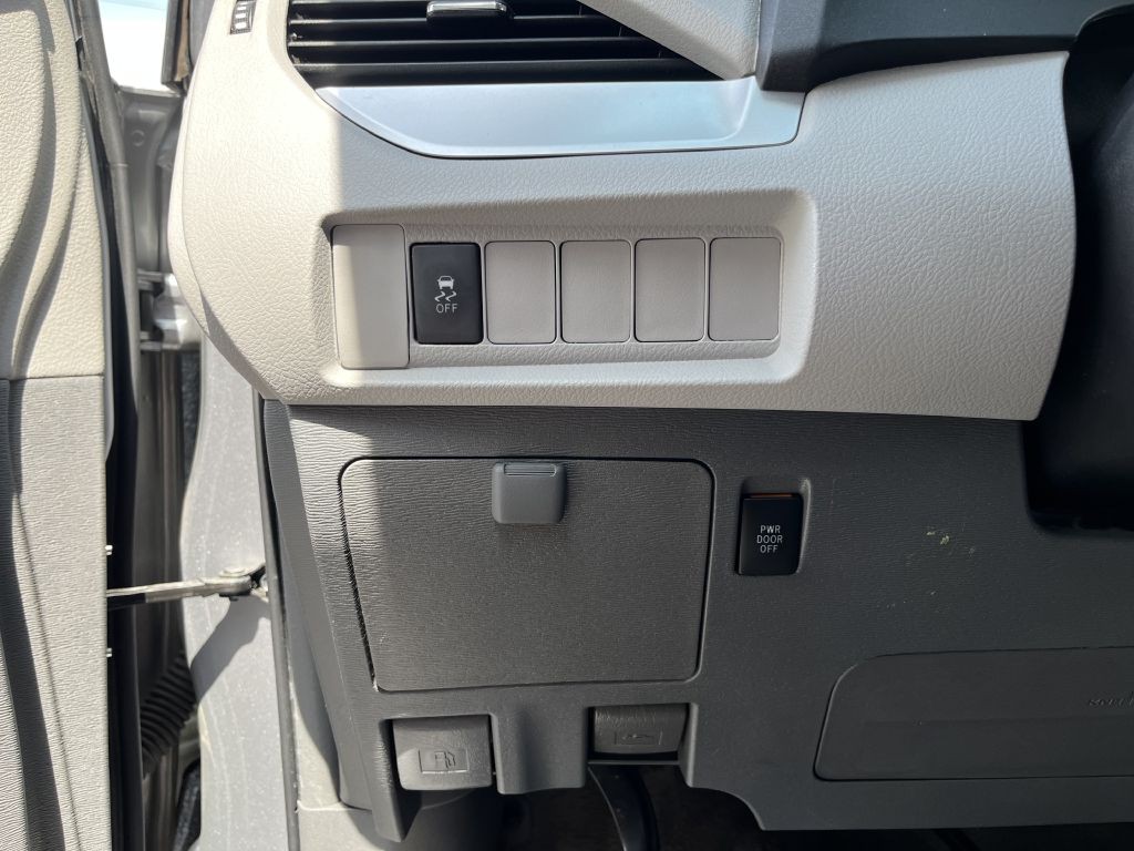 2018 Toyota Sienna Image 23