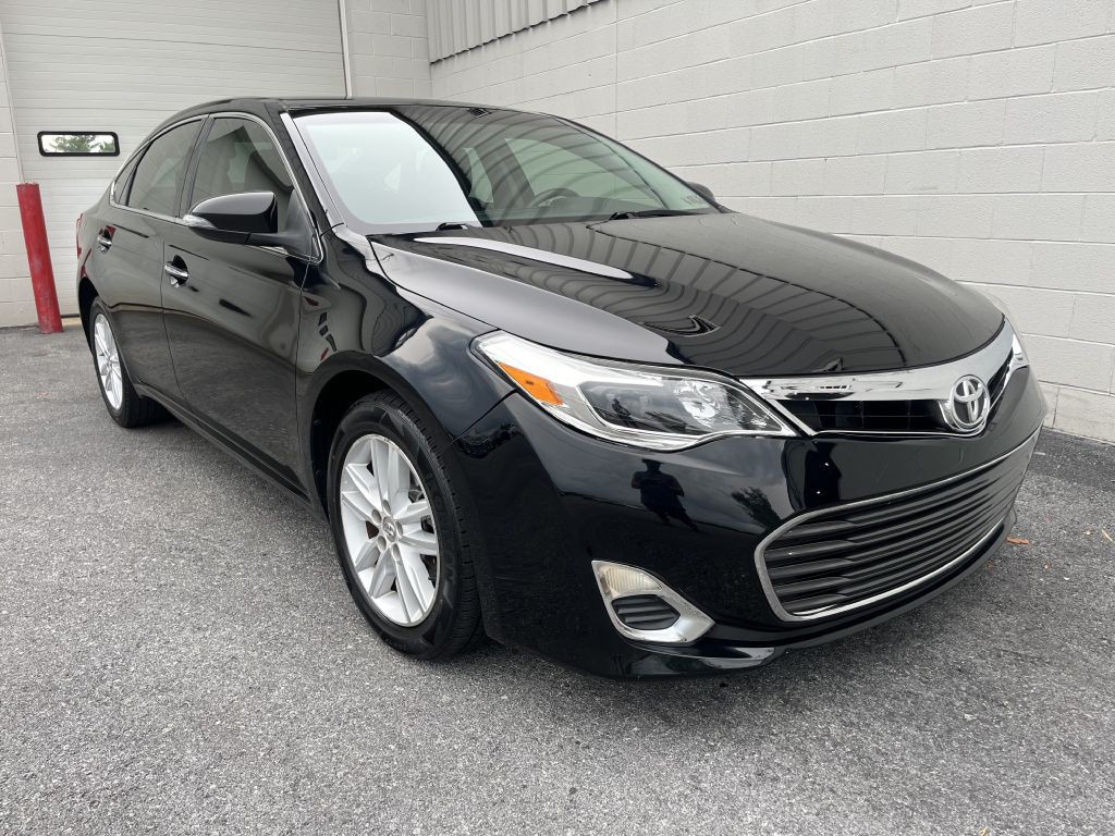 2013 Toyota Avalon Image 1