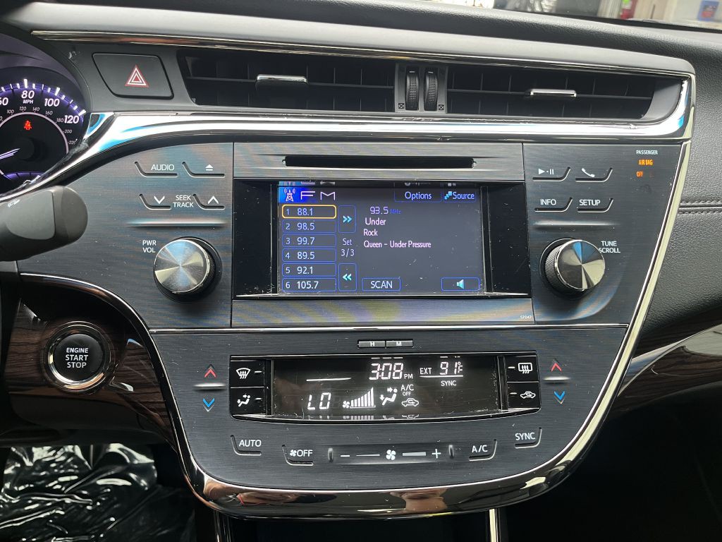 2013 Toyota Avalon Image 10