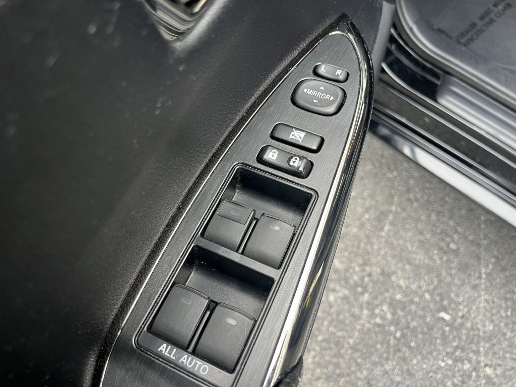 2013 Toyota Avalon Image 18