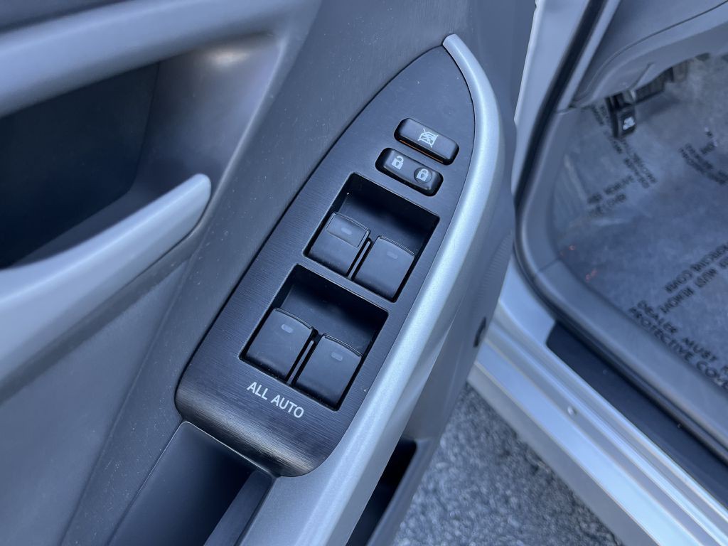 2010 Toyota Prius Image 18