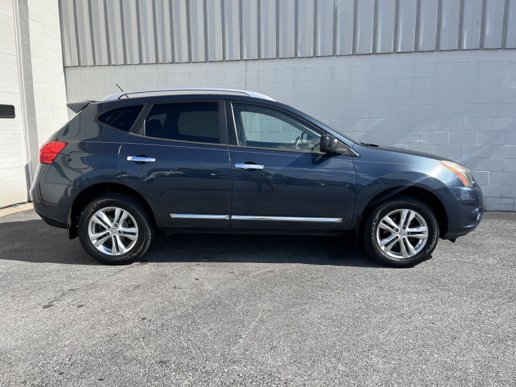 2015 Nissan Rogue Image 2