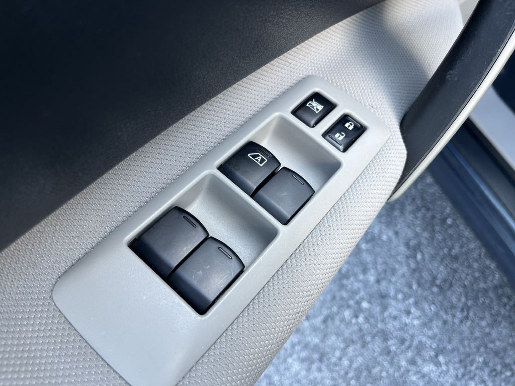 2015 Nissan Rogue Image 16