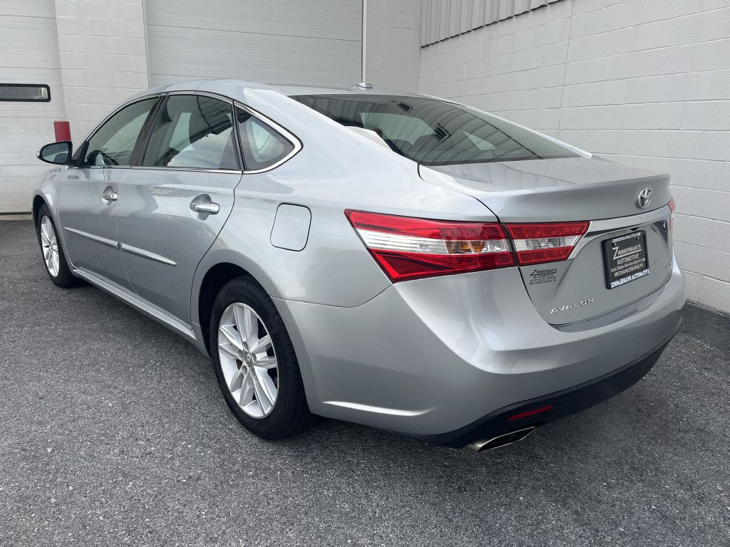 2015 Toyota Avalon Image 5