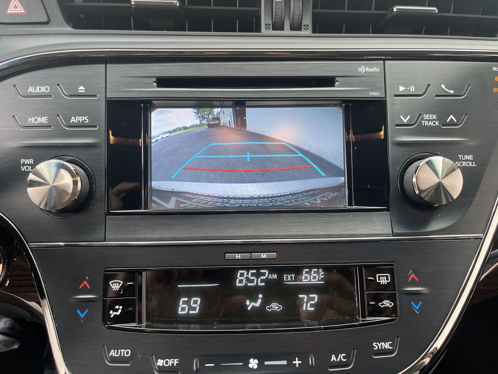 2015 Toyota Avalon Image 21