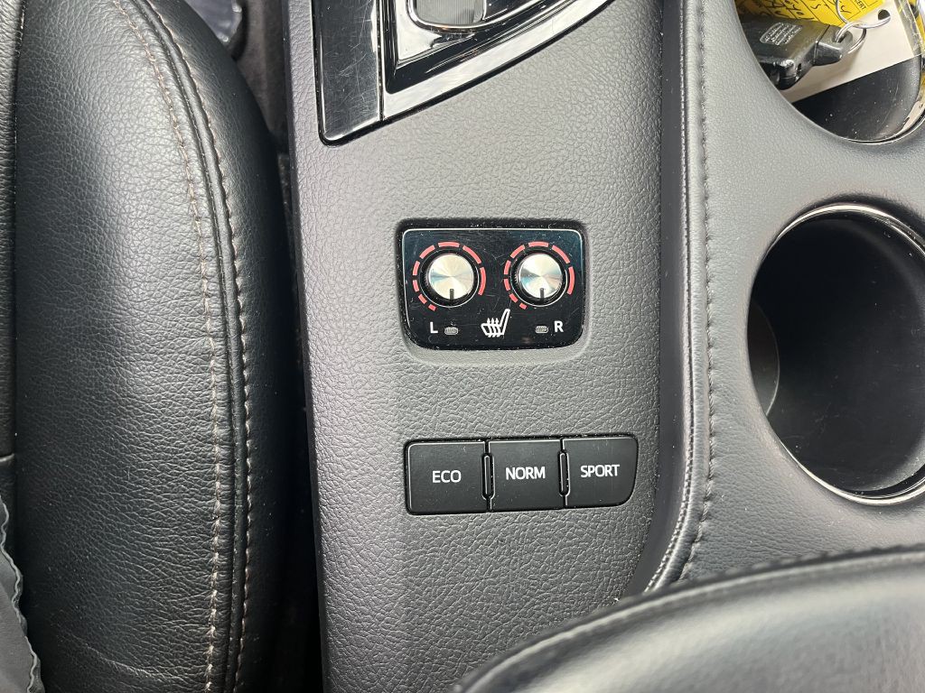 2015 Toyota Avalon Image 22