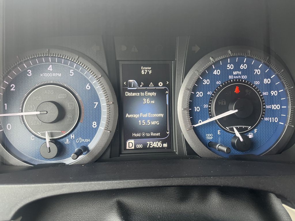 2015 Toyota Sienna Image 9