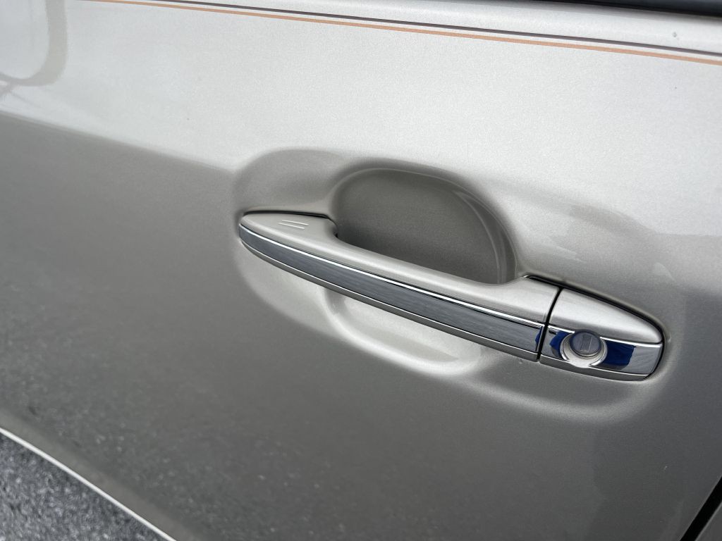 2015 Toyota Sienna Image 19