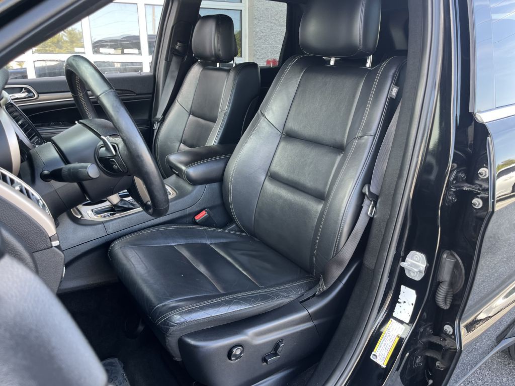 2017 Jeep Grand Cherokee Image 12