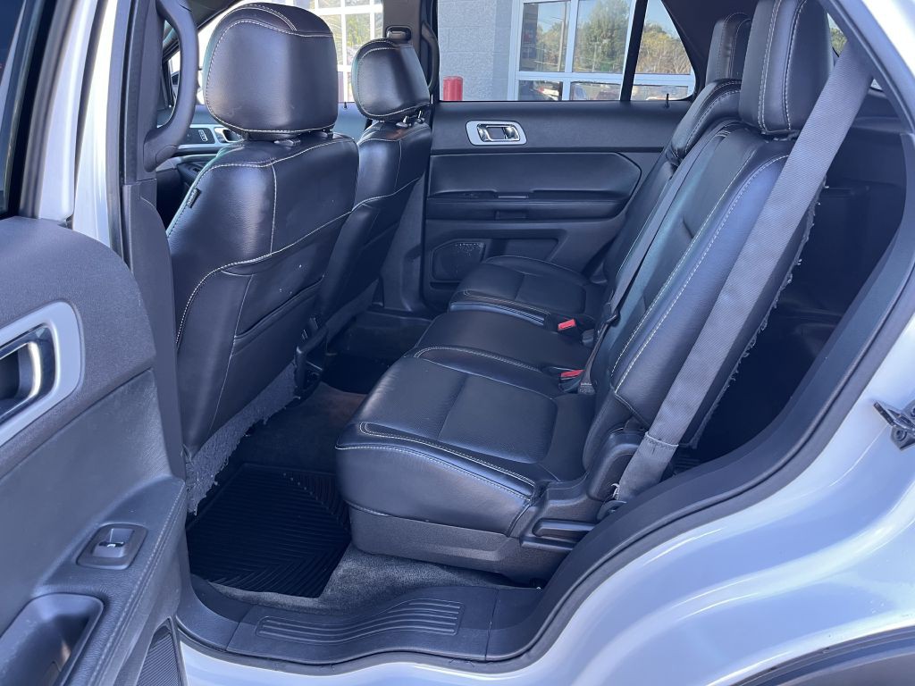 2015 Ford Explorer Image 16