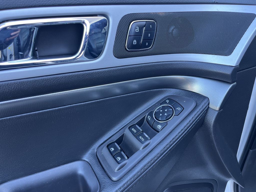 2015 Ford Explorer Image 25