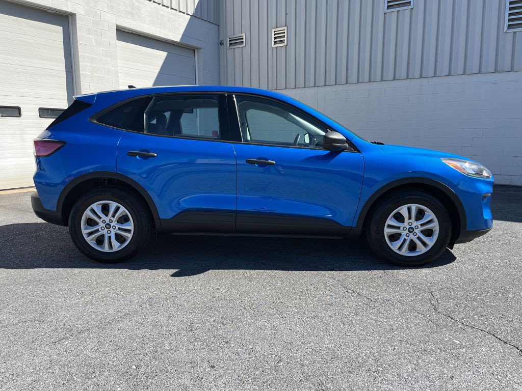 2021 Ford Escape Image 2