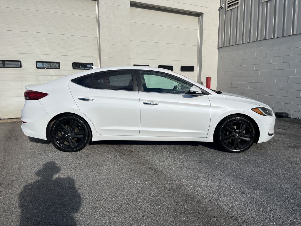 2017 Hyundai Elantra Image 2
