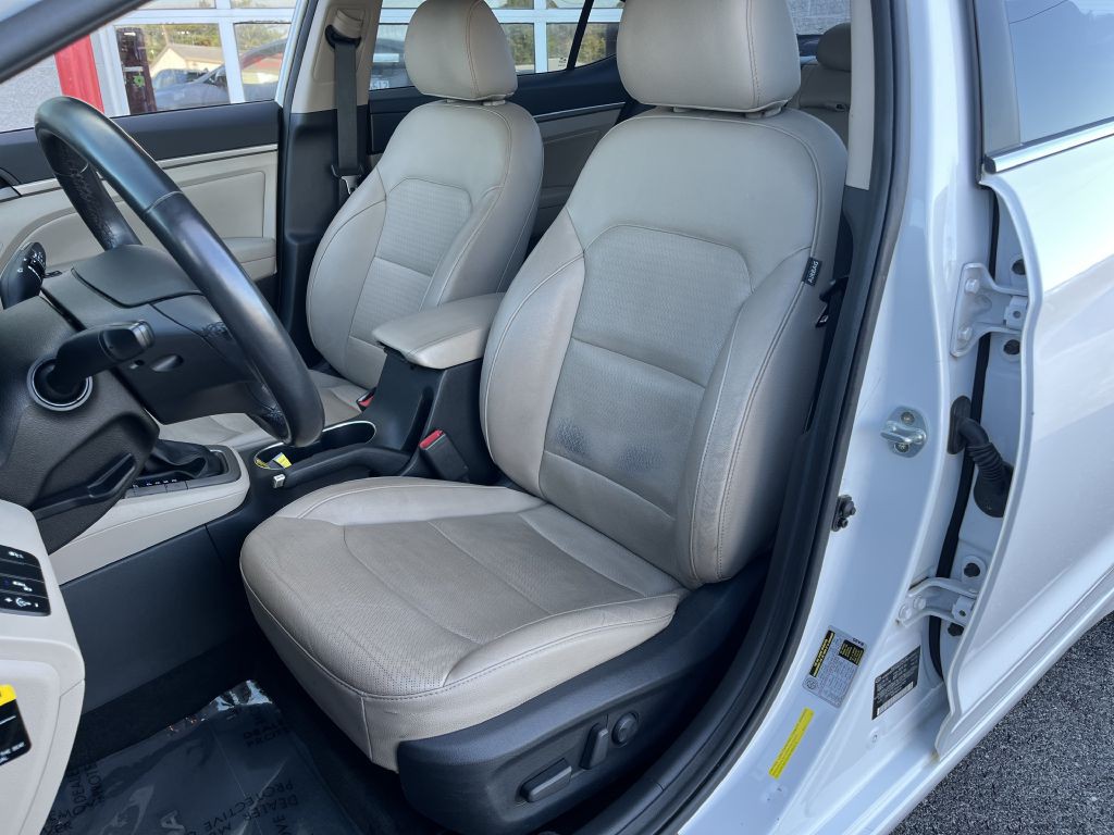 2017 Hyundai Elantra Image 12