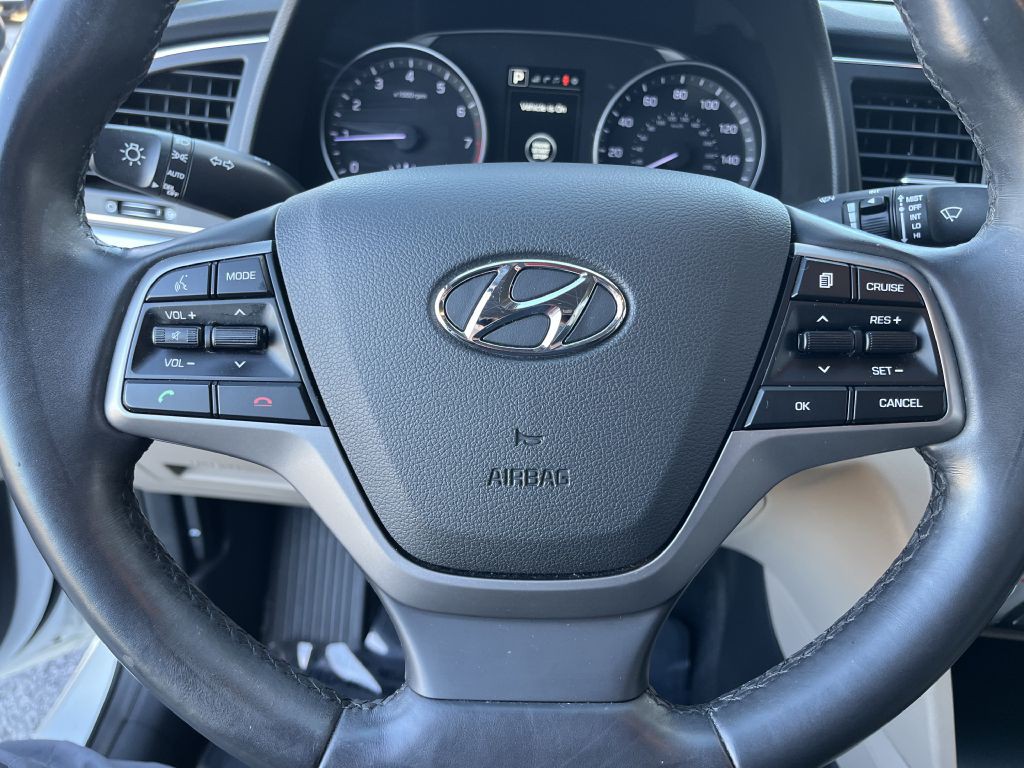 2017 Hyundai Elantra Image 23