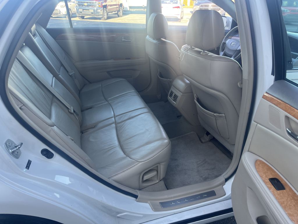 2005 Toyota Avalon Image 15
