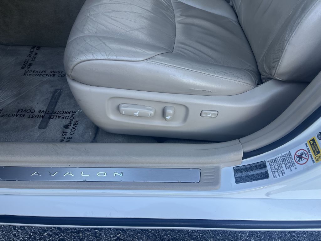 2005 Toyota Avalon Image 17