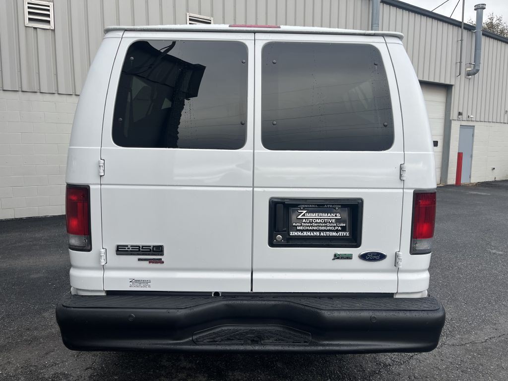 2011 Ford Econoline Image 4