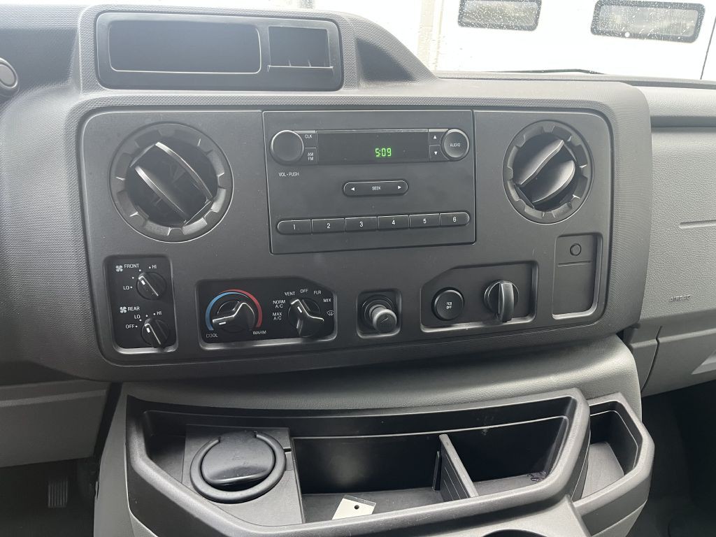 2011 Ford Econoline Image 10