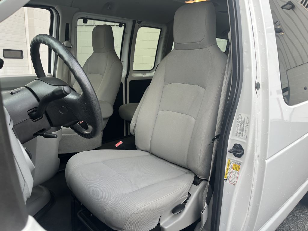 2011 Ford Econoline Image 11