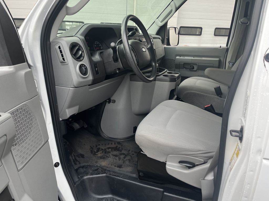 2011 Ford Econoline Image 12