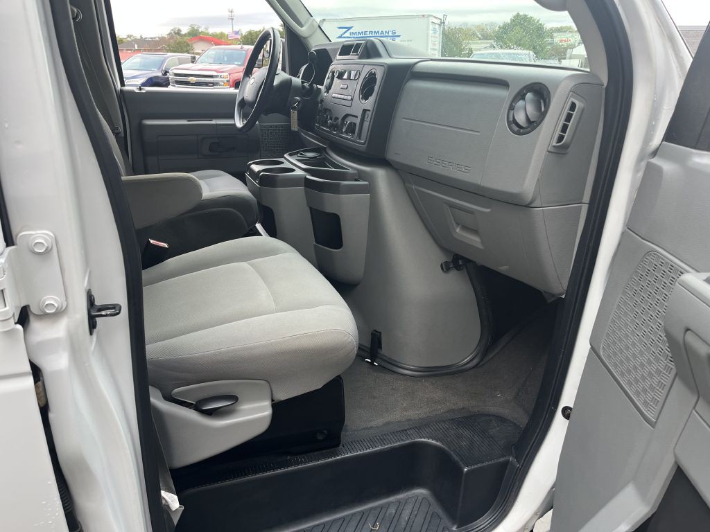 2011 Ford Econoline Image 14