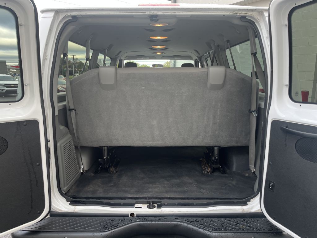 2011 Ford Econoline Image 18