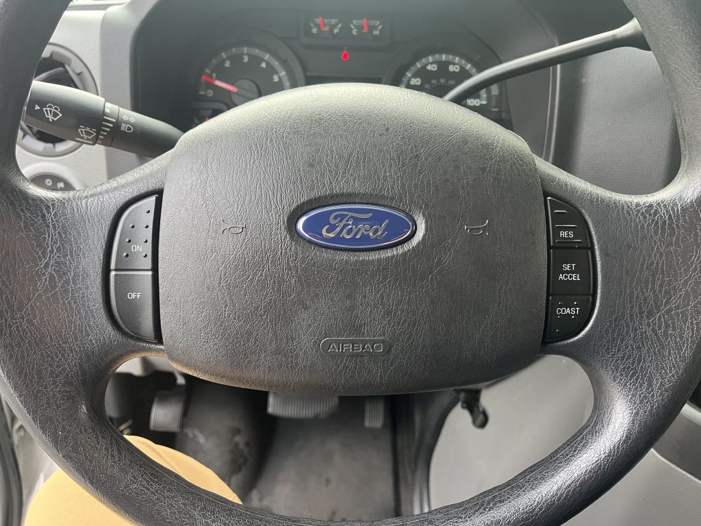 2011 Ford Econoline Image 23