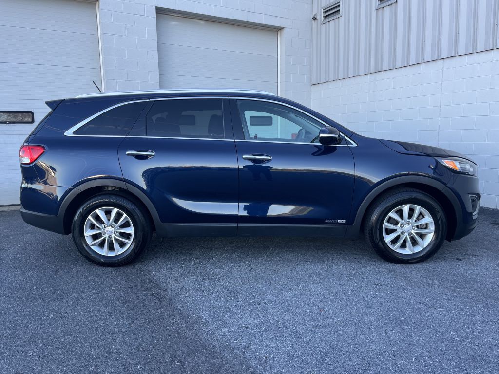 2016 Kia Sorento Image 2