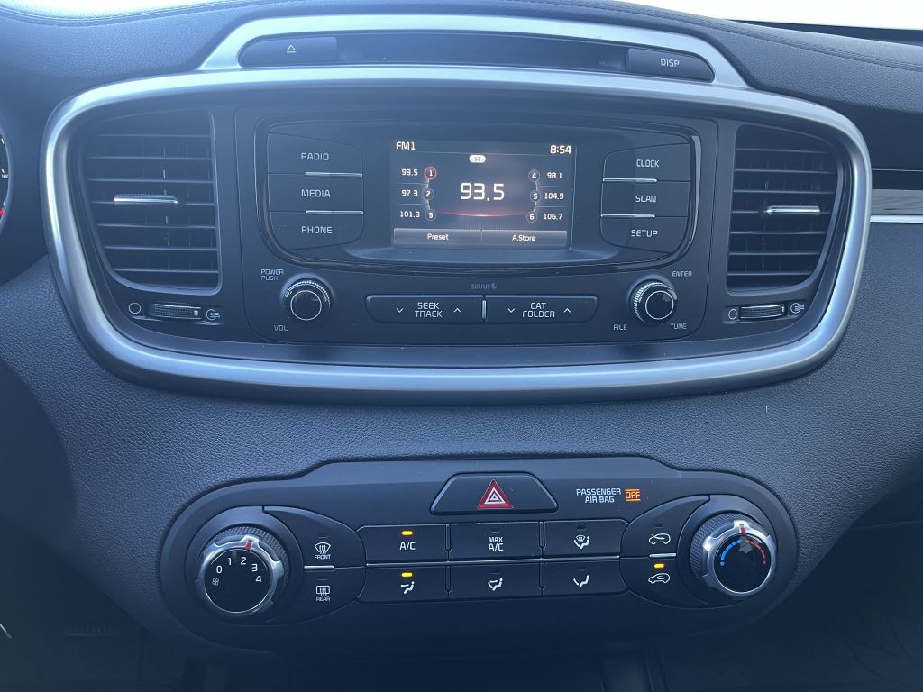 2016 Kia Sorento Image 10