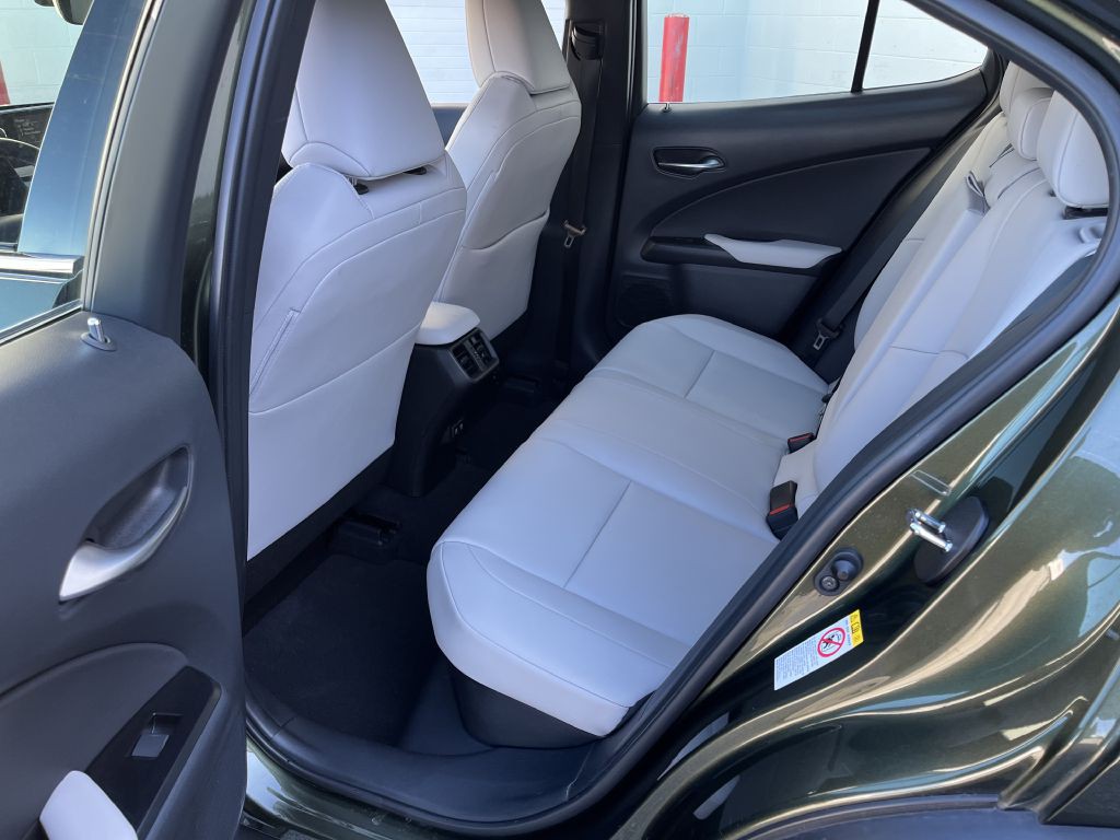 2019 Lexus UX Image 17