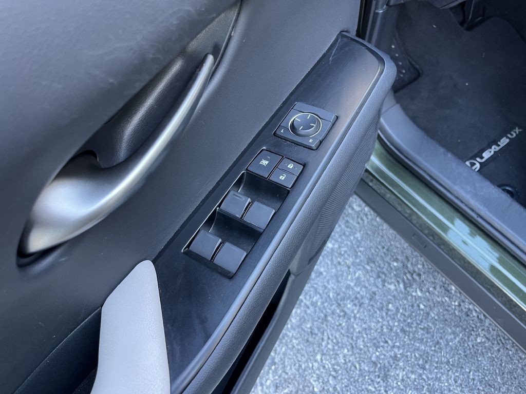 2019 Lexus UX Image 24