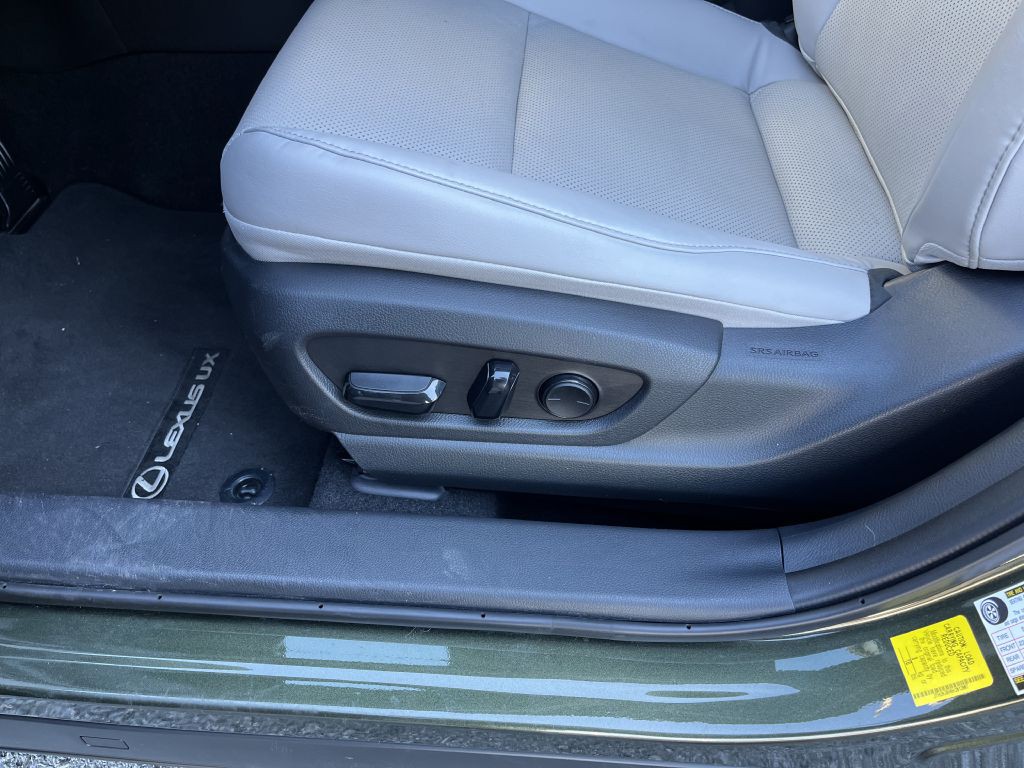2019 Lexus UX Image 25