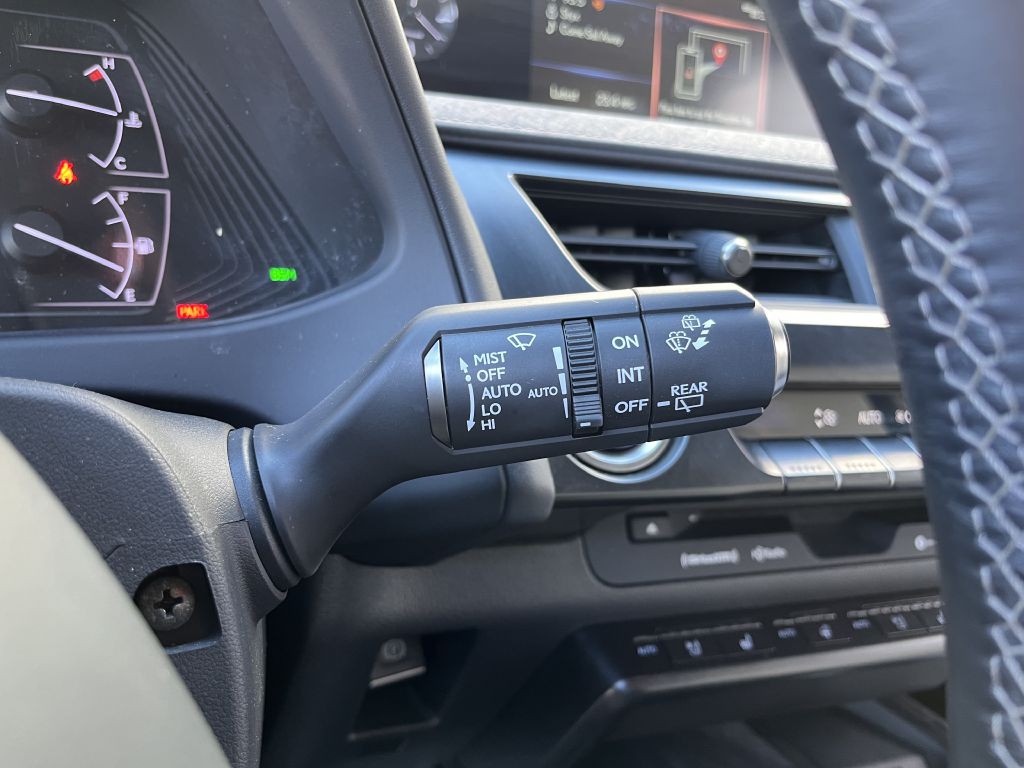 2019 Lexus UX Image 28
