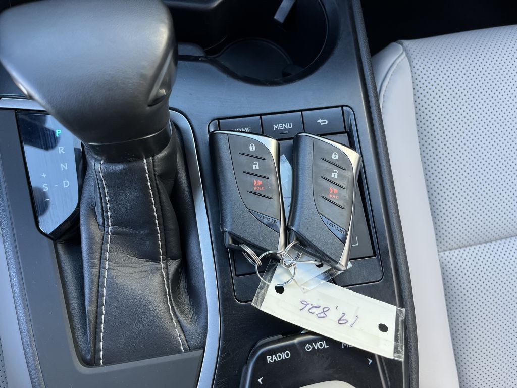 2019 Lexus UX Image 33