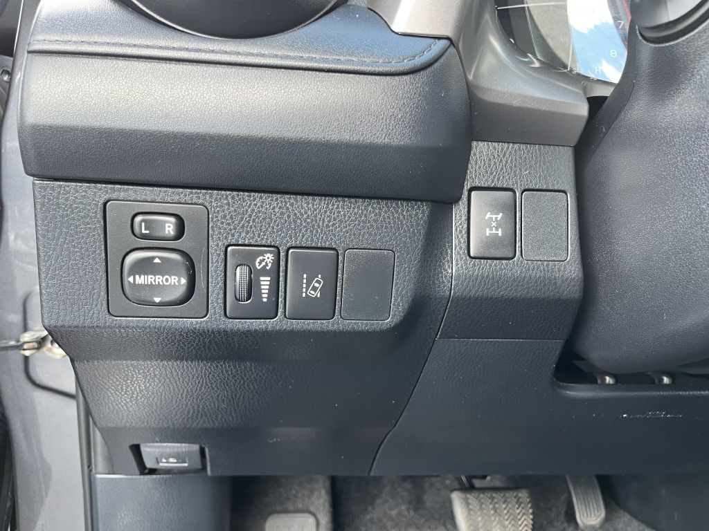 2018 Toyota Rav4 Image 21