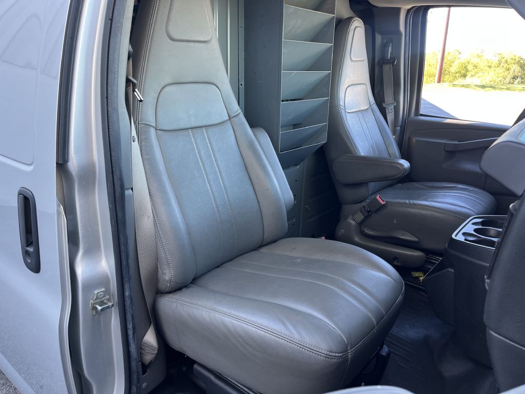 2021 Chevrolet Express Image 15
