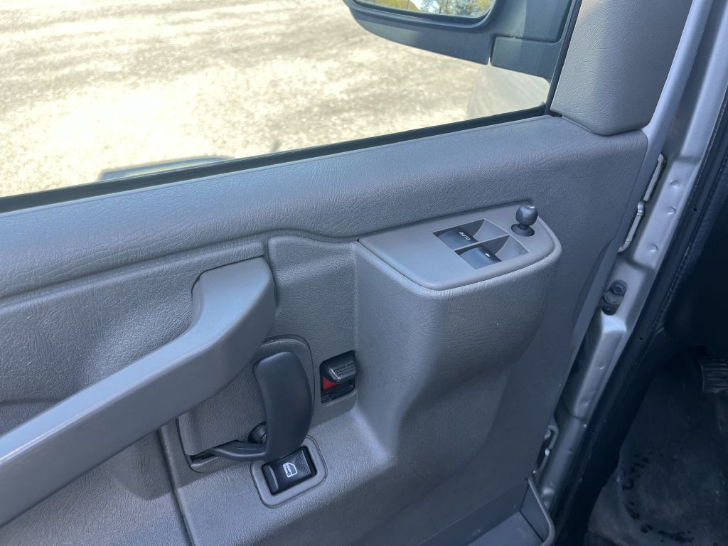 2021 Chevrolet Express Image 16