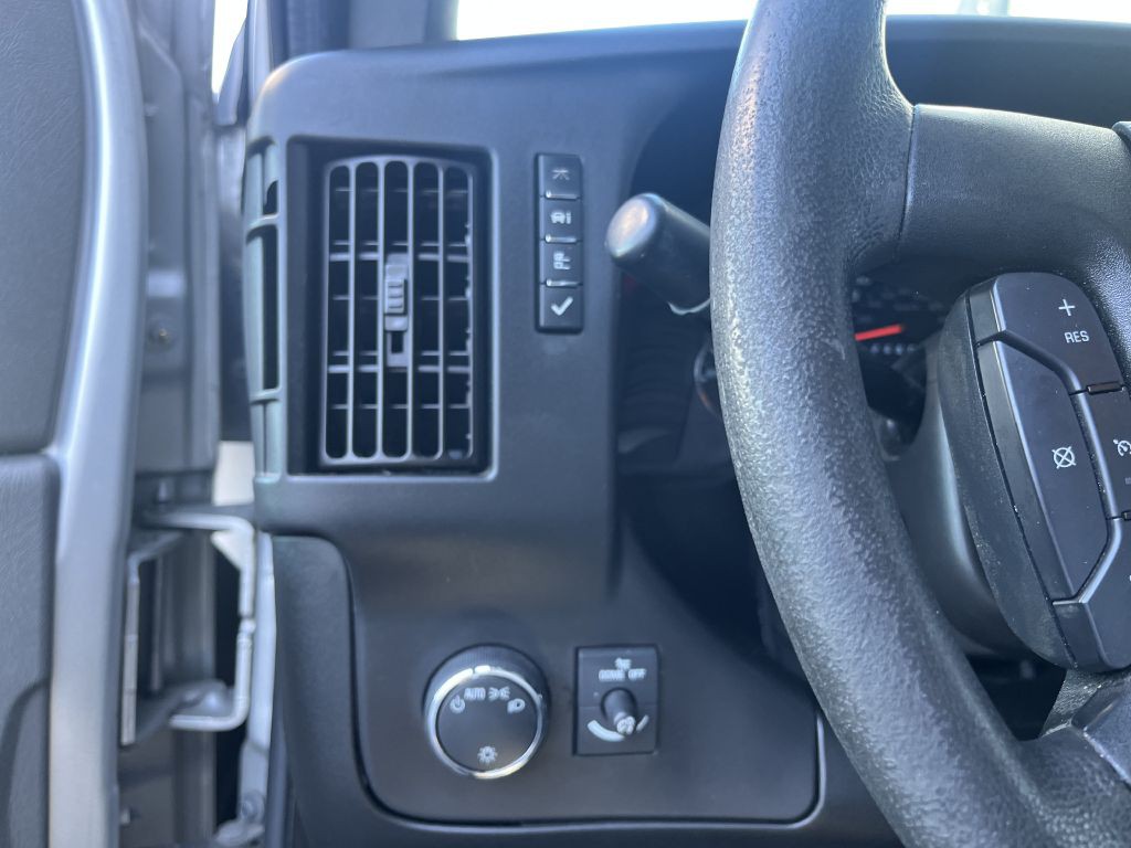2021 Chevrolet Express Image 17