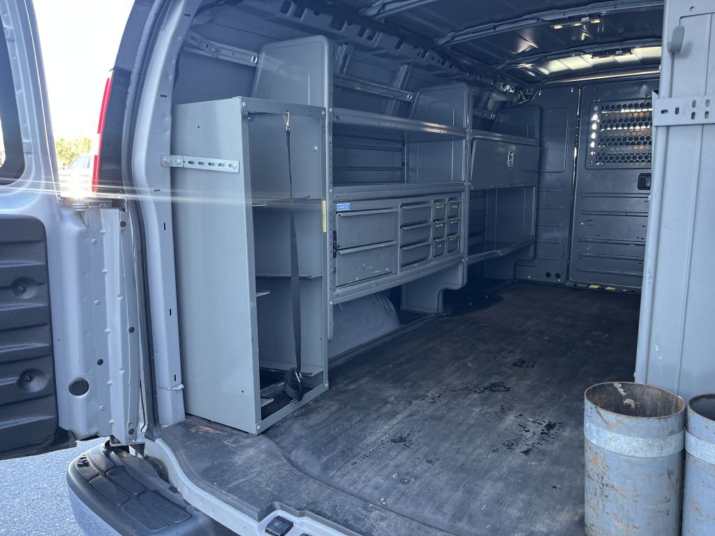 2021 Chevrolet Express Image 21